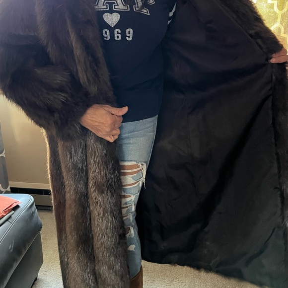 Beaver Full Length Fur Coat Like New - Picture 3 of 4